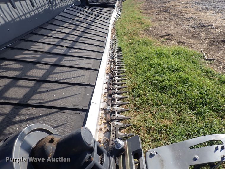 image for item DQ3003 2016 Gleaner Dynaflex 9255  flex draper head