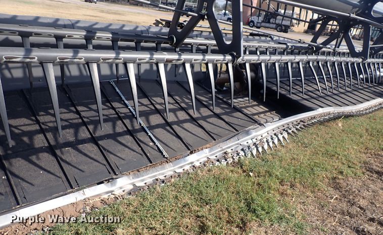 image for item DQ3003 2016 Gleaner Dynaflex 9255  flex draper head