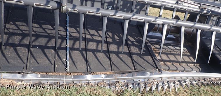 image for item DQ3003 2016 Gleaner Dynaflex 9255  flex draper head