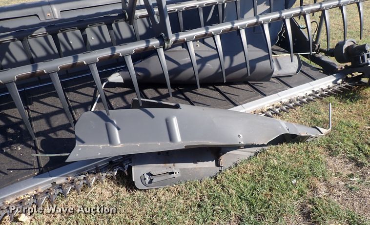 image for item DQ3003 2016 Gleaner Dynaflex 9255  flex draper head