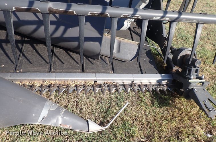 image for item DQ3003 2016 Gleaner Dynaflex 9255  flex draper head