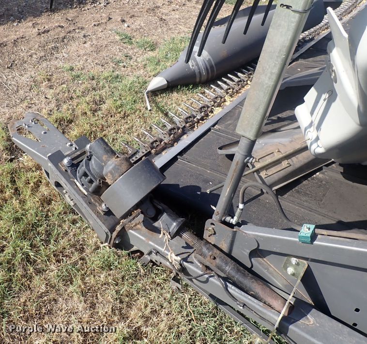 image for item DQ3003 2016 Gleaner Dynaflex 9255  flex draper head