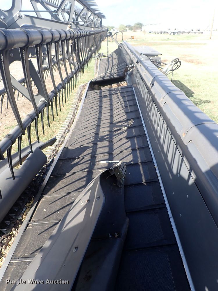 image for item DQ3003 2016 Gleaner Dynaflex 9255  flex draper head