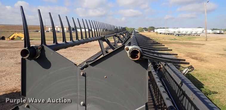 image for item DQ3003 2016 Gleaner Dynaflex 9255  flex draper head