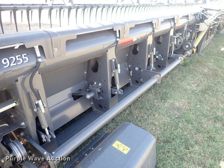 image for item DQ3003 2016 Gleaner Dynaflex 9255  flex draper head