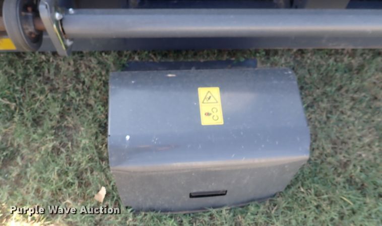 image for item DQ3003 2016 Gleaner Dynaflex 9255  flex draper head