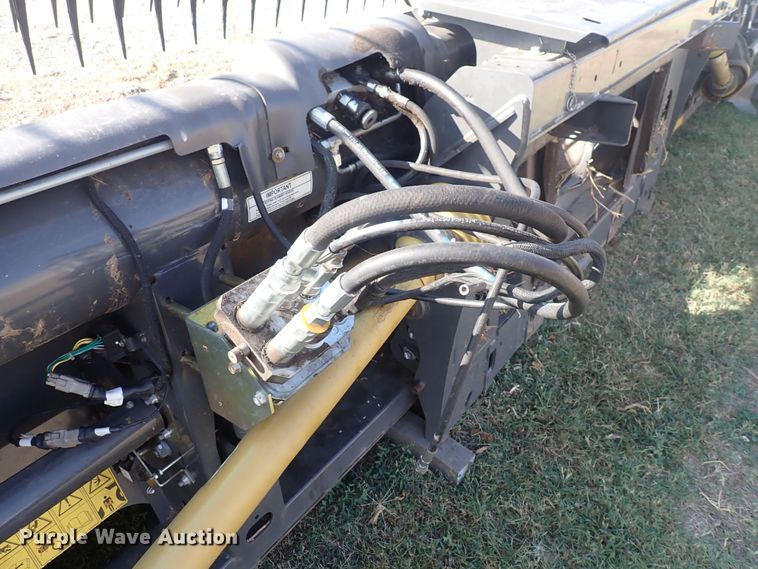 image for item DQ3003 2016 Gleaner Dynaflex 9255  flex draper head