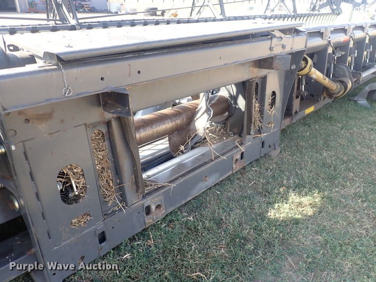 image for item DQ3003 2016 Gleaner Dynaflex 9255  flex draper head