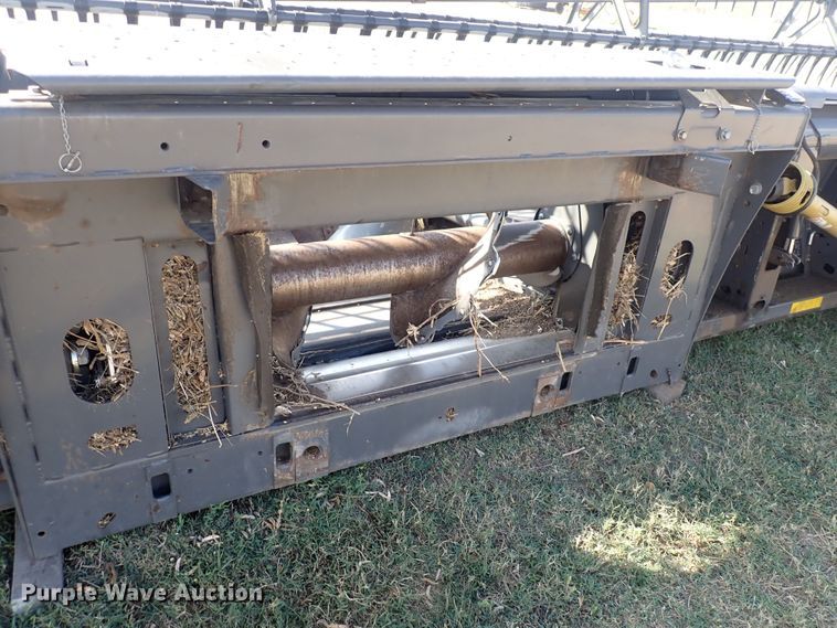 image for item DQ3003 2016 Gleaner Dynaflex 9255  flex draper head