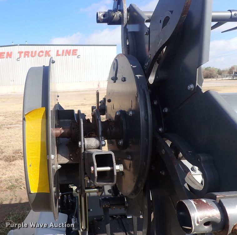 image for item DQ3003 2016 Gleaner Dynaflex 9255  flex draper head