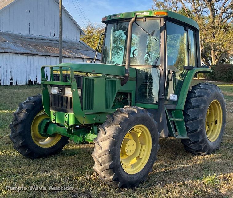 image for item DR7272 1995 John Deere 6200  MFWD tractor