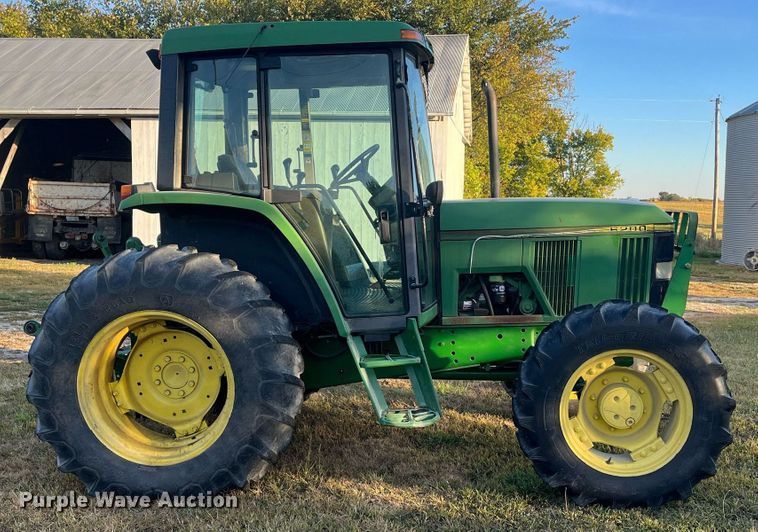 image for item DR7272 1995 John Deere 6200  MFWD tractor