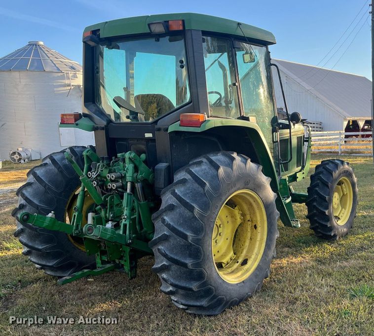 image for item DR7272 1995 John Deere 6200  MFWD tractor