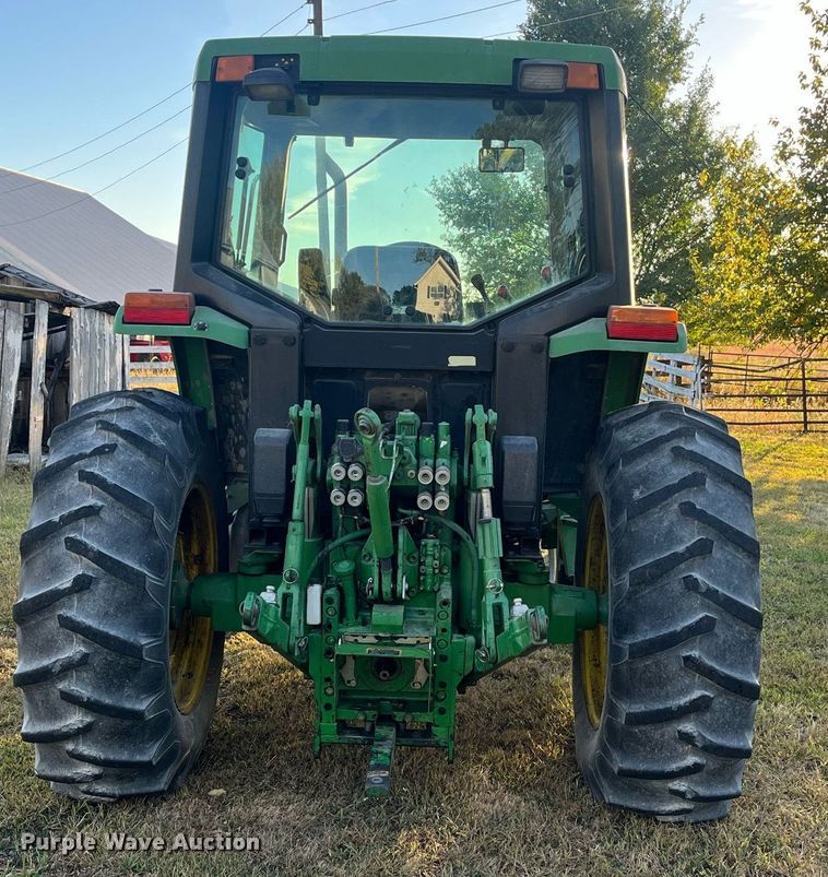 image for item DR7272 1995 John Deere 6200  MFWD tractor