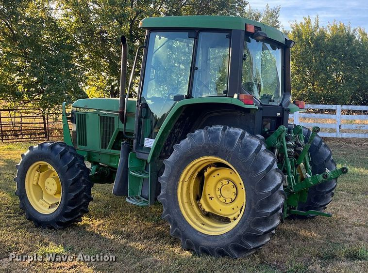 image for item DR7272 1995 John Deere 6200  MFWD tractor