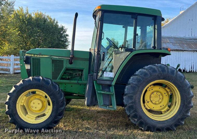 image for item DR7272 1995 John Deere 6200  MFWD tractor