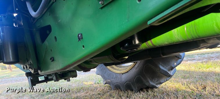 image for item DR7272 1995 John Deere 6200  MFWD tractor