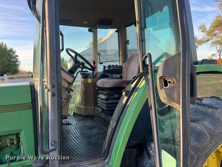 image for item DR7272 1995 John Deere 6200  MFWD tractor