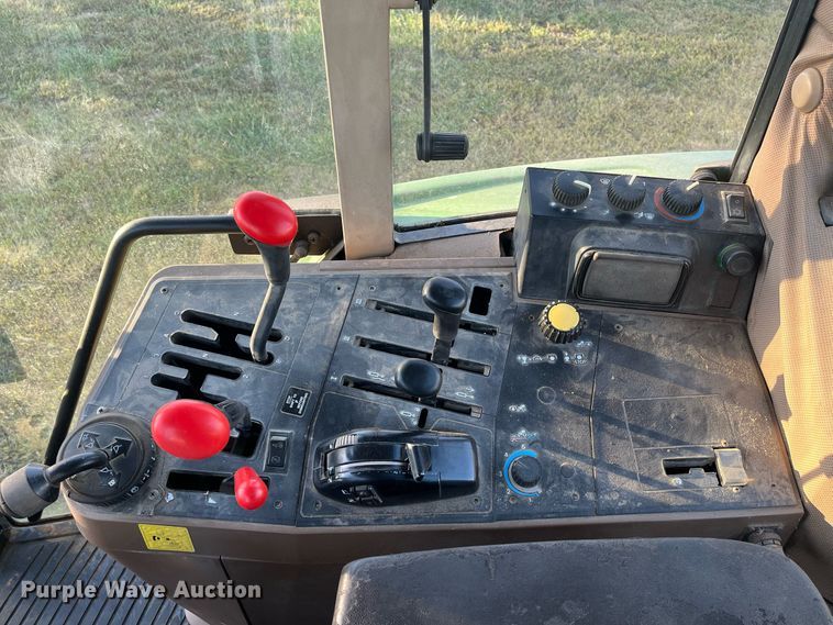 image for item DR7272 1995 John Deere 6200  MFWD tractor