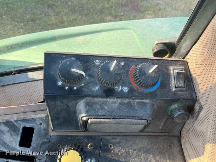 image for item DR7272 1995 John Deere 6200  MFWD tractor