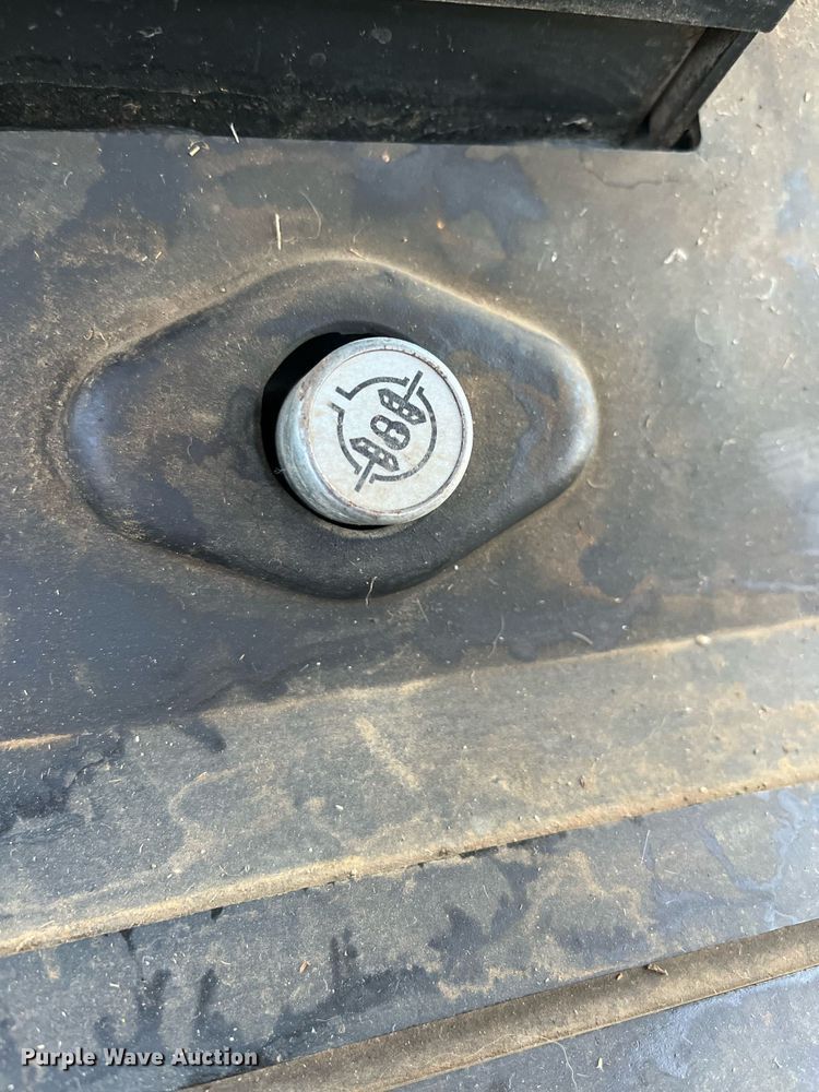 image for item DR7272 1995 John Deere 6200  MFWD tractor