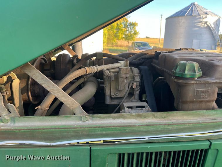 image for item DR7272 1995 John Deere 6200  MFWD tractor