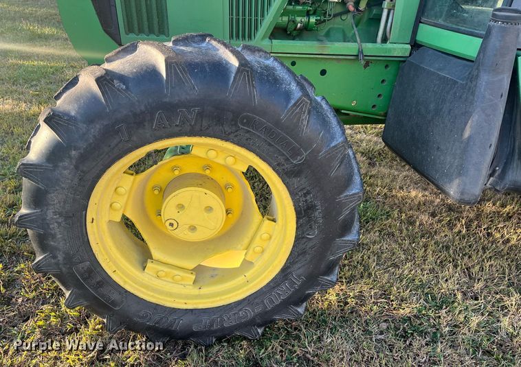 image for item DR7272 1995 John Deere 6200  MFWD tractor