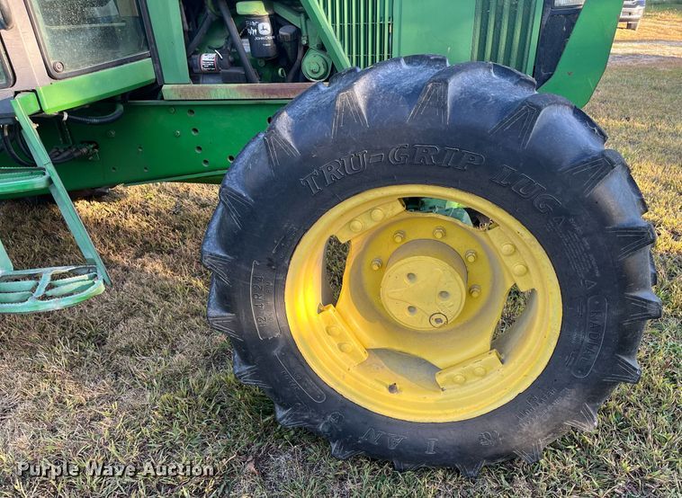 image for item DR7272 1995 John Deere 6200  MFWD tractor