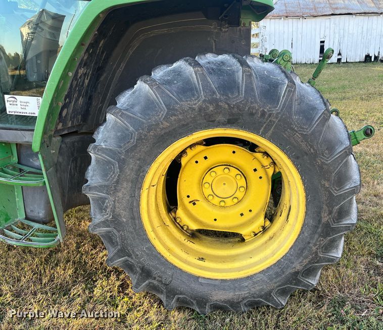 image for item DR7272 1995 John Deere 6200  MFWD tractor