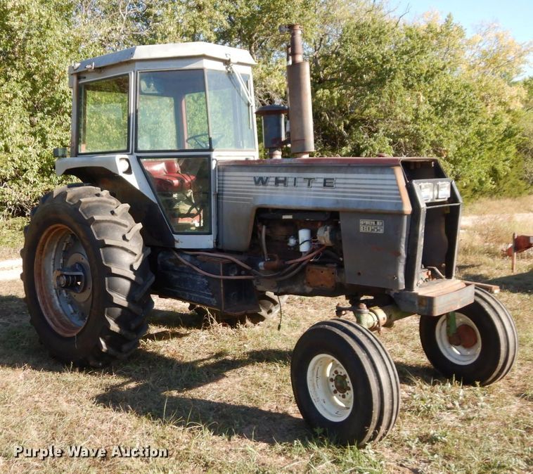 image for item DS1438 White 2-105 Field Boss  tractor