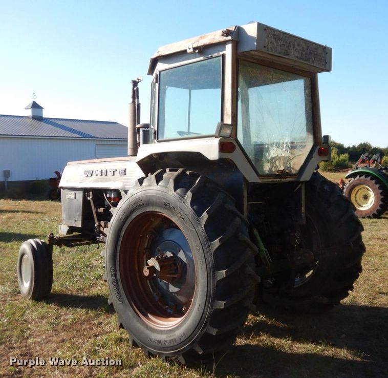 image for item DS1438 White 2-105 Field Boss  tractor