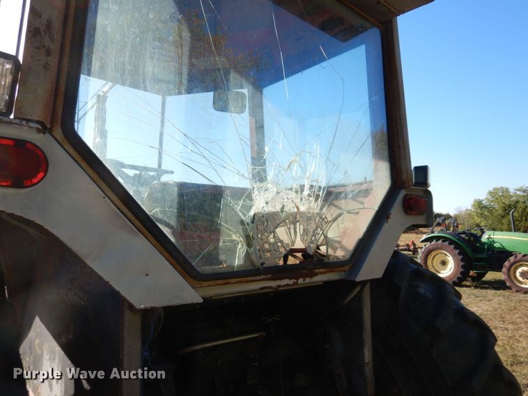 image for item DS1438 White 2-105 Field Boss  tractor