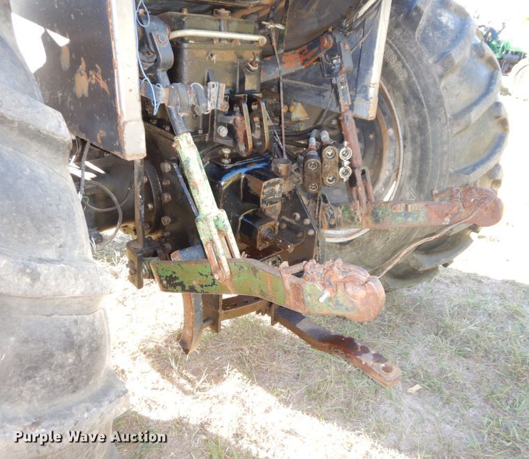 image for item DS1438 White 2-105 Field Boss  tractor