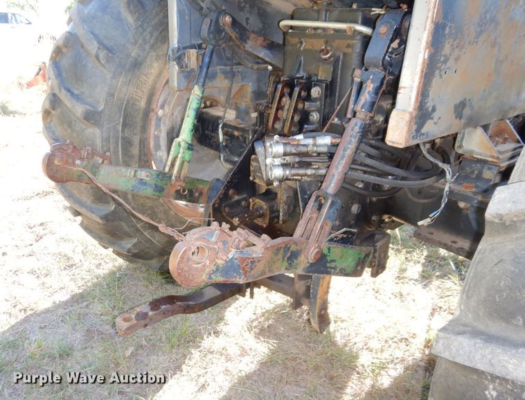 image for item DS1438 White 2-105 Field Boss  tractor