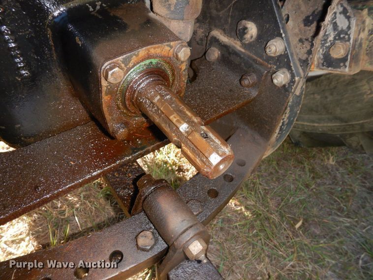 image for item DS1438 White 2-105 Field Boss  tractor