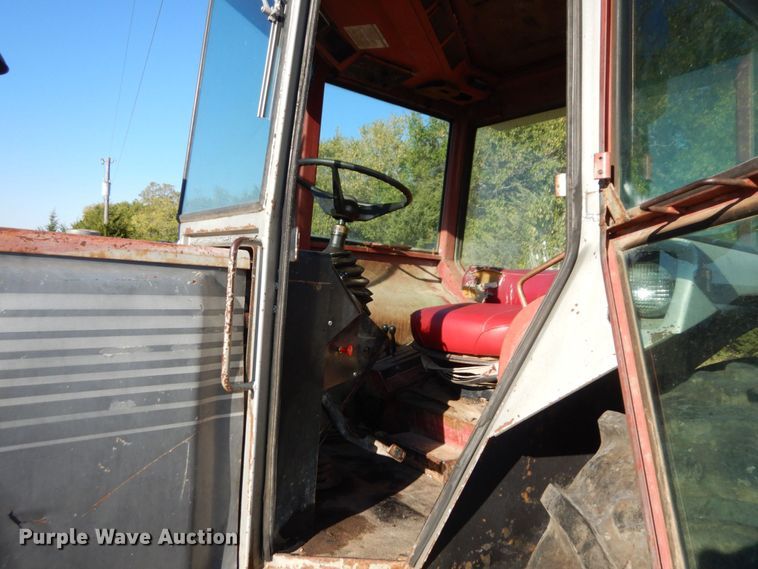 image for item DS1438 White 2-105 Field Boss  tractor