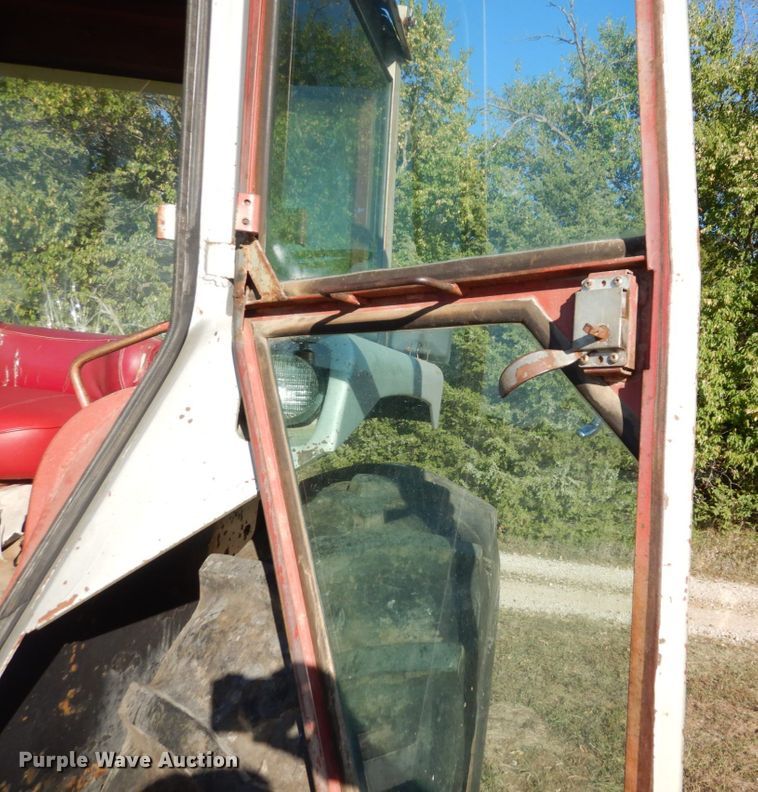 image for item DS1438 White 2-105 Field Boss  tractor