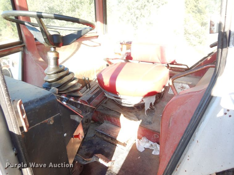 image for item DS1438 White 2-105 Field Boss  tractor