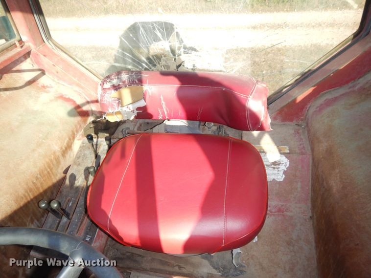 image for item DS1438 White 2-105 Field Boss  tractor