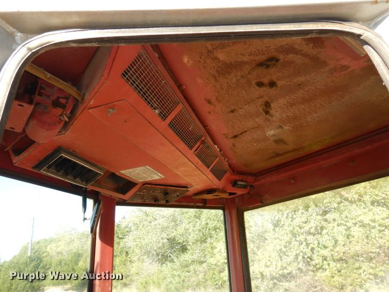 image for item DS1438 White 2-105 Field Boss  tractor