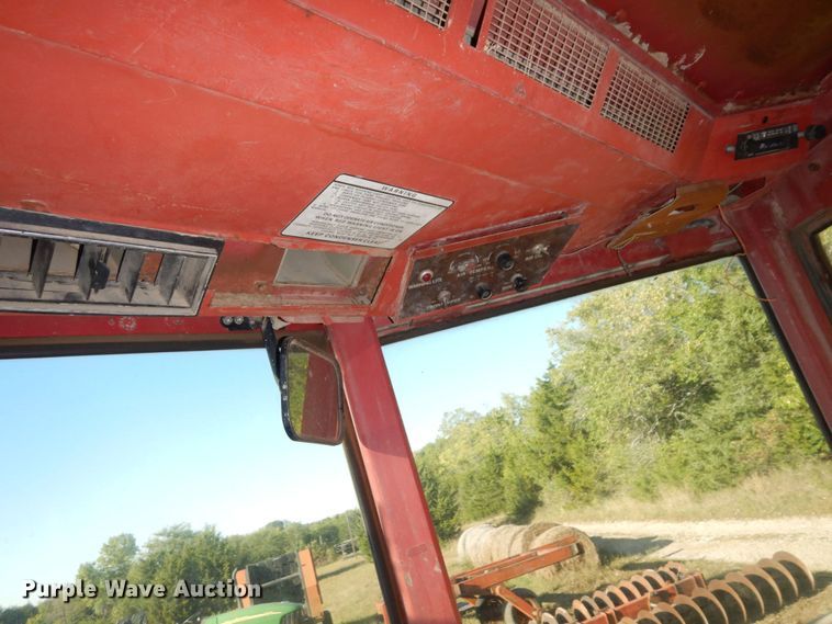 image for item DS1438 White 2-105 Field Boss  tractor