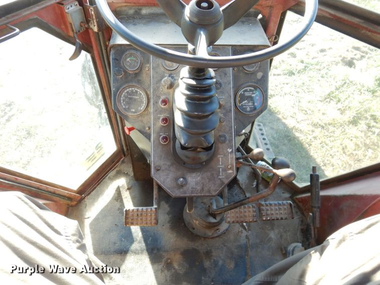 image for item DS1438 White 2-105 Field Boss  tractor