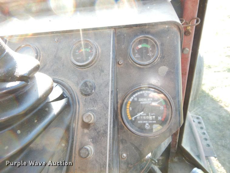 image for item DS1438 White 2-105 Field Boss  tractor