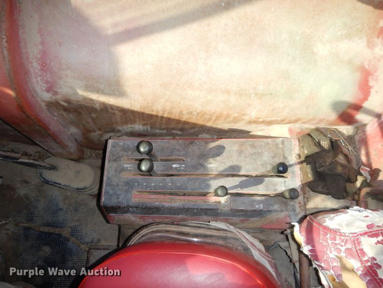 image for item DS1438 White 2-105 Field Boss  tractor