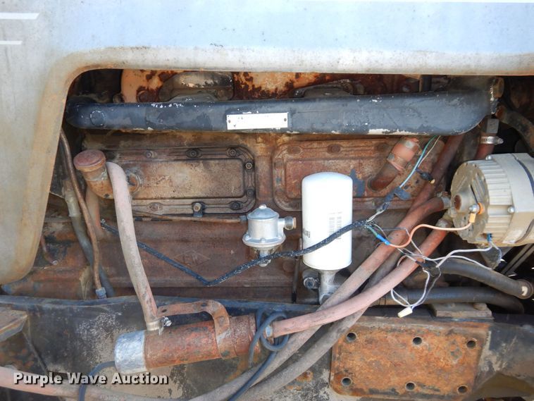 image for item DS1438 White 2-105 Field Boss  tractor