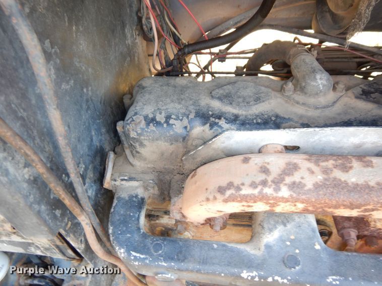 image for item DS1438 White 2-105 Field Boss  tractor