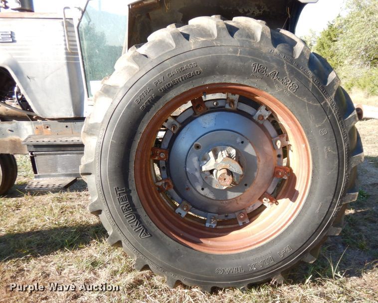 image for item DS1438 White 2-105 Field Boss  tractor