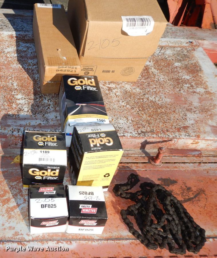 image for item DS1438 White 2-105 Field Boss  tractor