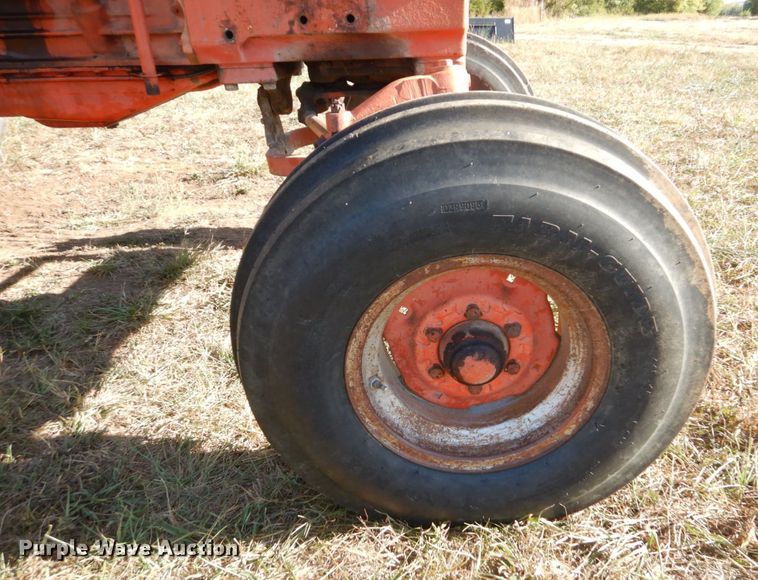image for item DS1439 1973 Case 870  tractor