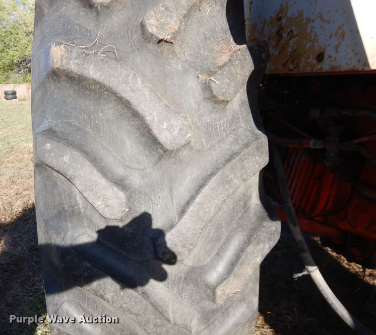 image for item DS1439 1973 Case 870  tractor